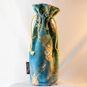 Lys Printed Wine Bag on a table